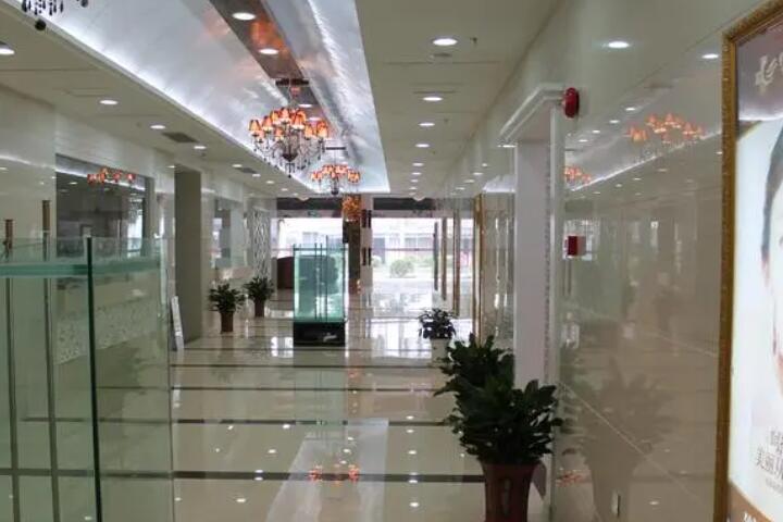 河源市整形自体脂肪桃花眼医院哪家靠谱-自体脂肪桃花