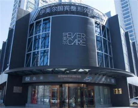 王志坚和巫文云谁鼻修复好？来看看真人做的隆鼻效果！附注意事项