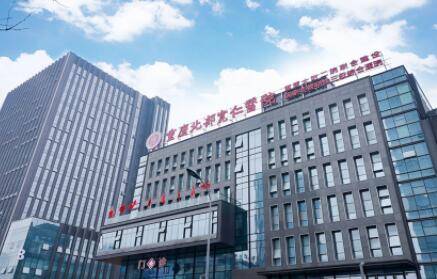 重庆眼部整形专家精选：技艺精湛，风格多样(图2)