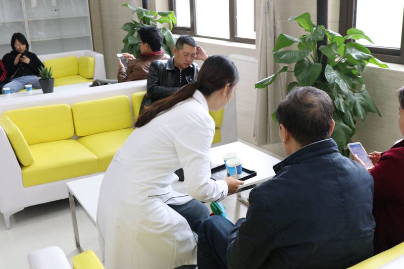 西安中诺口腔医院口碑怎么样？医生团队实力如何，全瓷牙项目效果好吗？
