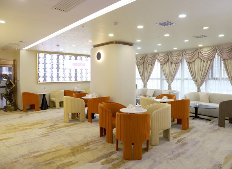 长沙做双眼皮较出名的专家排名：田芳斌、龙剑虹、张姣姣、解灿、杨将哪个眼