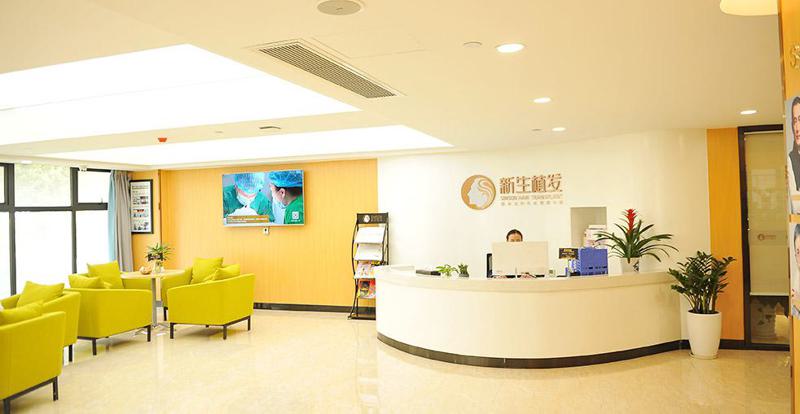 寻找厦门植发医院哪家好？推荐碧莲盛植发、银河整形等知名医院(图2)