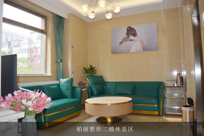 中国较好的隆鼻失败修复专家排行榜？揭秘隆鼻修复专家排名前五都有谁！(图1)