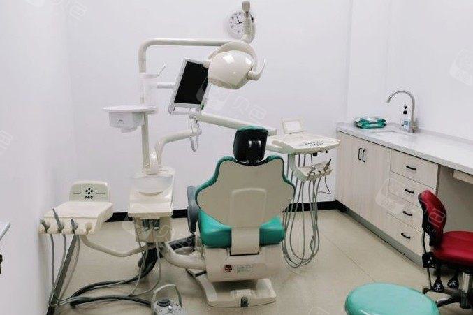 12岁小孩有两颗虎牙要牙齿矫正吗_虎牙矫正医院哪家