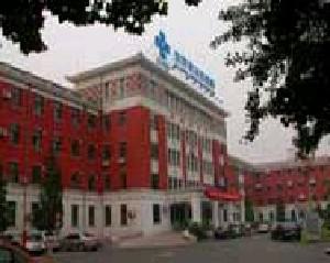 北京世纪坛医院双眼皮修复手术价格表，2025元起价是否合理？