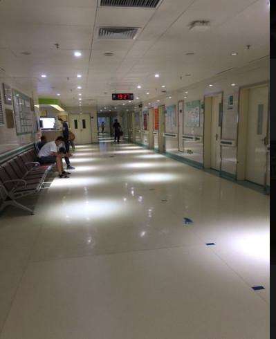 郑州市中心医院口腔科陈卓医生怎么样：性价比高的手术方案是否值得信赖？(图2)