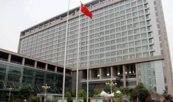 安徽省立医院整形科最新价目表：双眼皮4千元起，隆鼻1.7万元起，各项整形价格表
