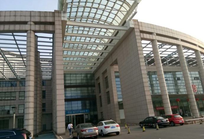 张家港市第一人民医院口腔科价格表公布：补牙、根管治疗和矫正收费差不少