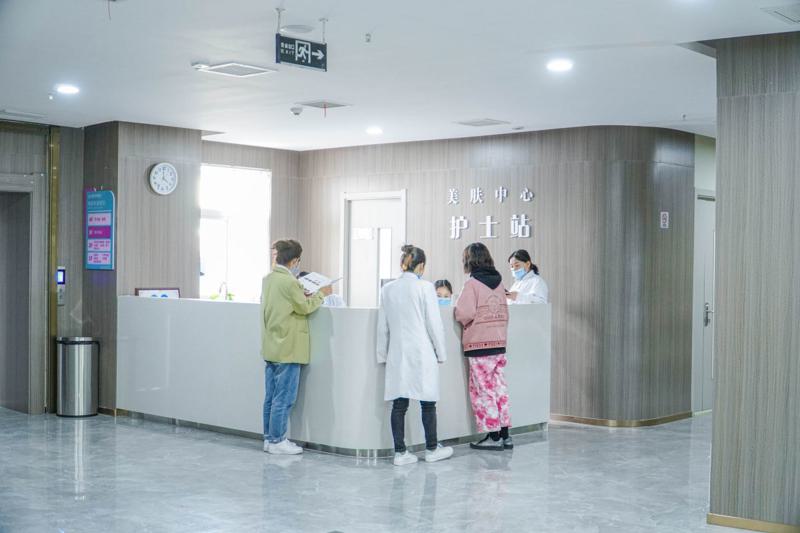 南阳市中心医院整形外科假体隆鼻怎么样？医生信息-口碑-价格-地址(图1)