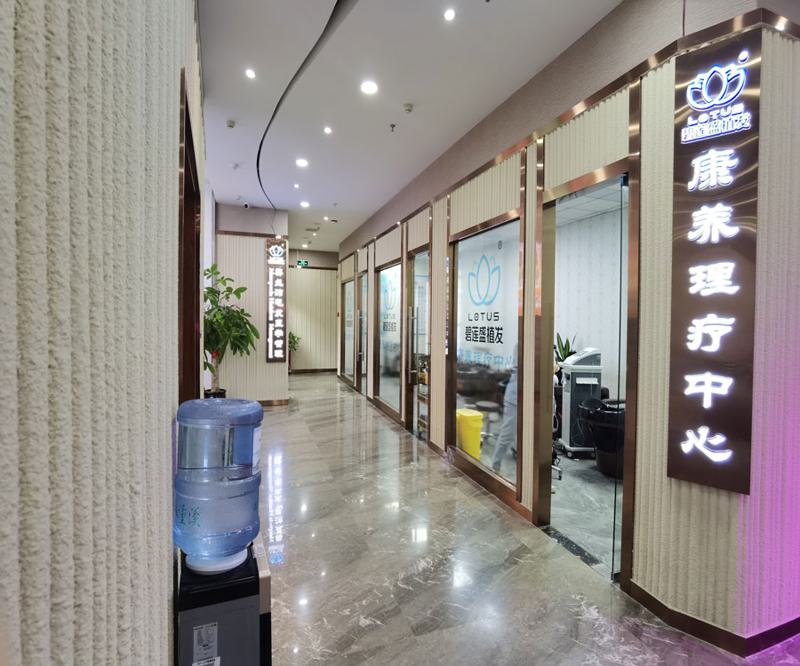 福州植发医院如何计算2024毛囊单位的价格，技术和口碑评价如何？
