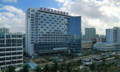 海南医学院第一附属医院鼻子整形手术费用解析：2025元起价，技术先进，收费透明(图2)