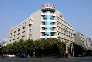 成都减肥塑形医院排名：排行五强入围名单婕熹卡、恒博、艾美口碑供评比(图4)