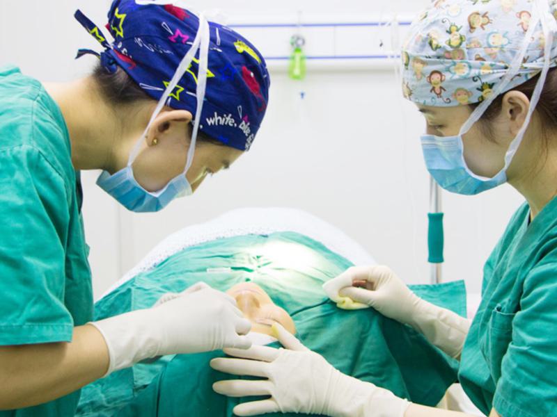 重庆军美吸脂收费贵不贵？不贵，做腰腹吸脂7200元起