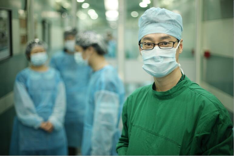 北京哪个医院可以做黄金微针？排名前三强的医院究竟花落谁家呢？赶紧来看看！(图1)