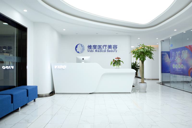 成都周维做鼻子怎么样？周维做隆鼻修复好吗？附真实案例分享+2025最新价格表查询！(图1)