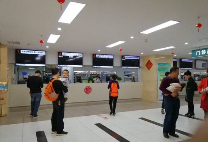 南方医科大学珠江医院隆胸价格表，价格表公开，广州丰胸专家云集(图2)