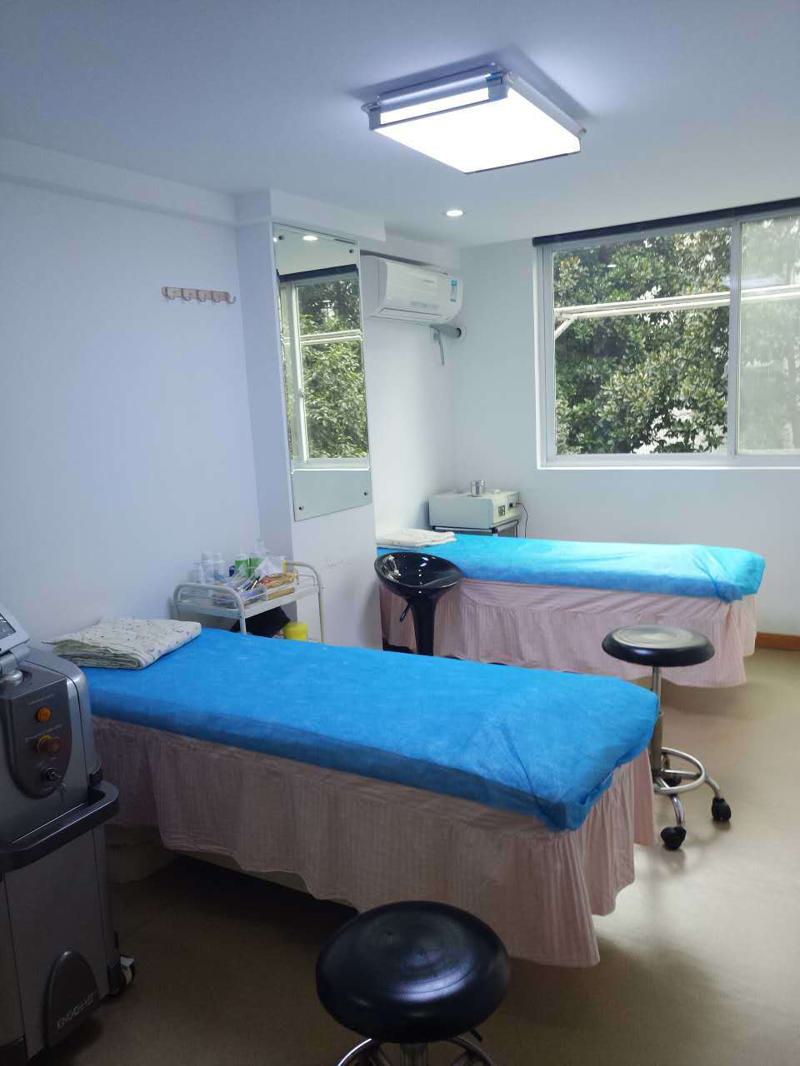 杭州哪家医院开眼角好？艾丽娅、圣林、简美等在线公布案例及价格明细。