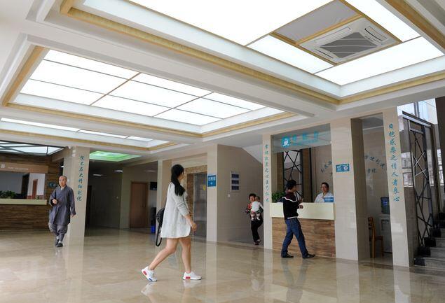金华市溶脂针激光溶脂医院哪家比较好(金华亚美医疗美容凭技术蝉联前几)(图2)