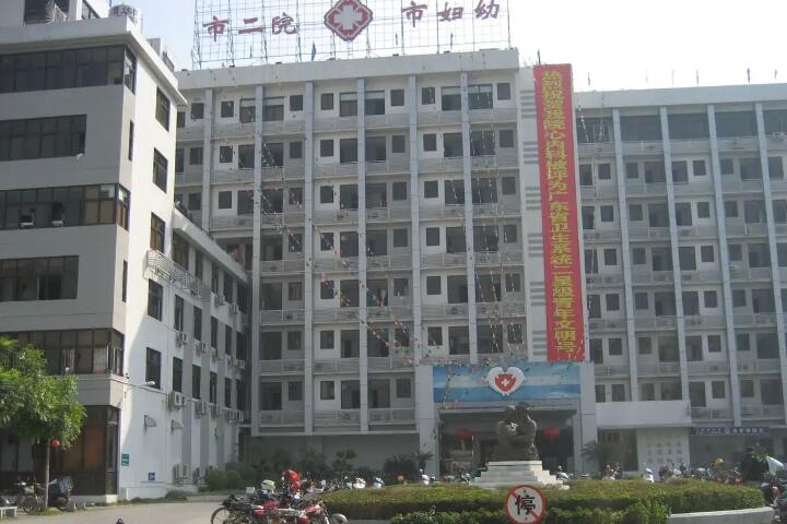 肇庆市口腔科医院哪家好？推荐几家备受认可的医院，让你放心看牙(图2)