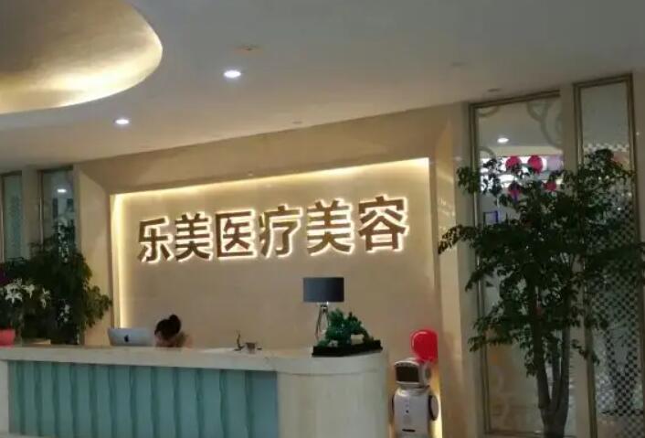 清远地区隆鼻手术价格对比，哪家医院性价比高且口碑好？