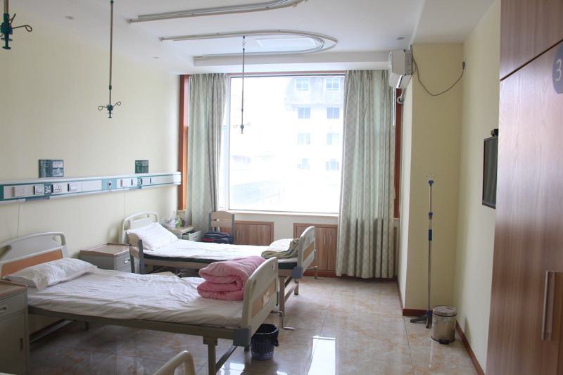 成都军大整形医院正规吗？技术怎么样？隆胸案例分享及