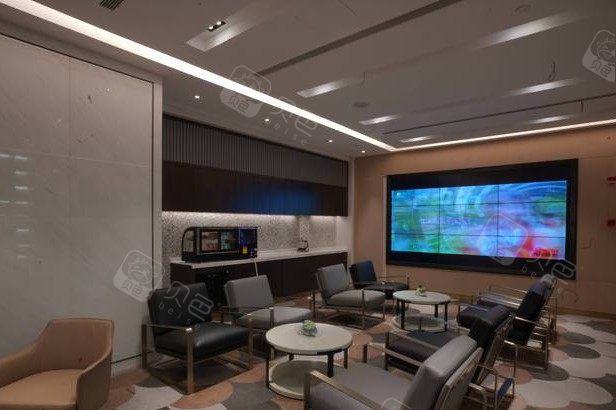 重庆当代整形外科怎么收费的？磨骨、隆鼻、隆胸收费都在这儿