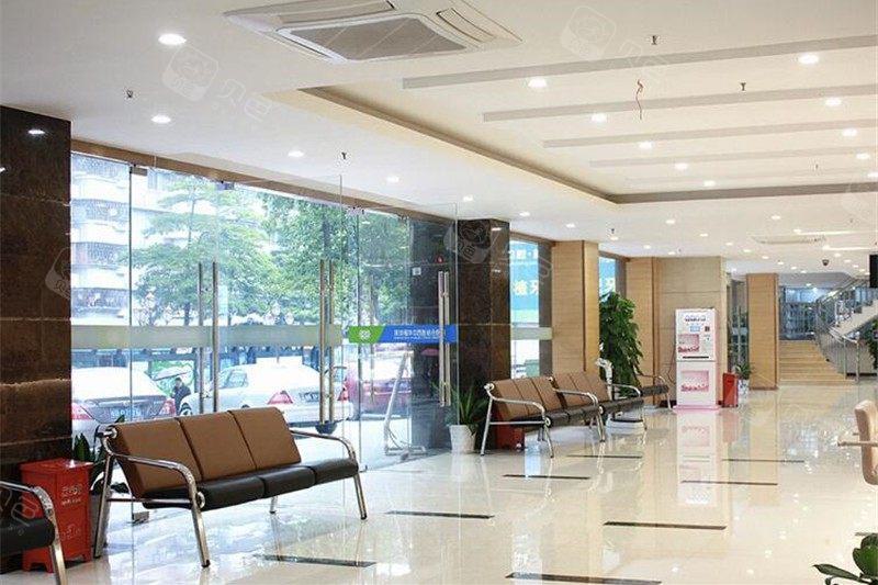 深圳福华口腔是不是正规医院？价格表2025新版发布
