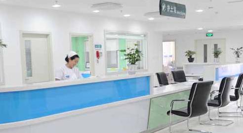 淄博华文朗朗口腔门诊，继红小学附近私立口腔排名靠前