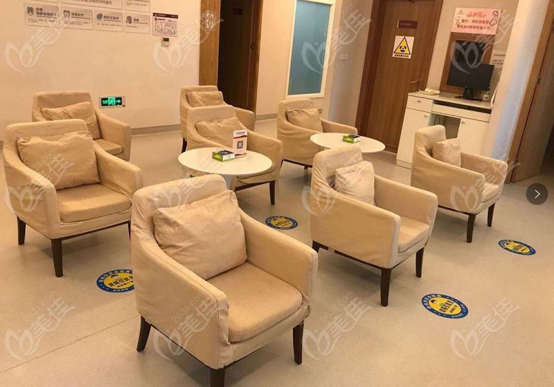 宝鸡口腔：小白兔种牙价格实惠，正规医院收费公道(图2)