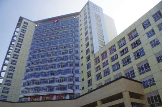 德宏州人民医院眼部2025均价_附医生简介反馈 自体脂肪丰卧蚕3577起(图1)