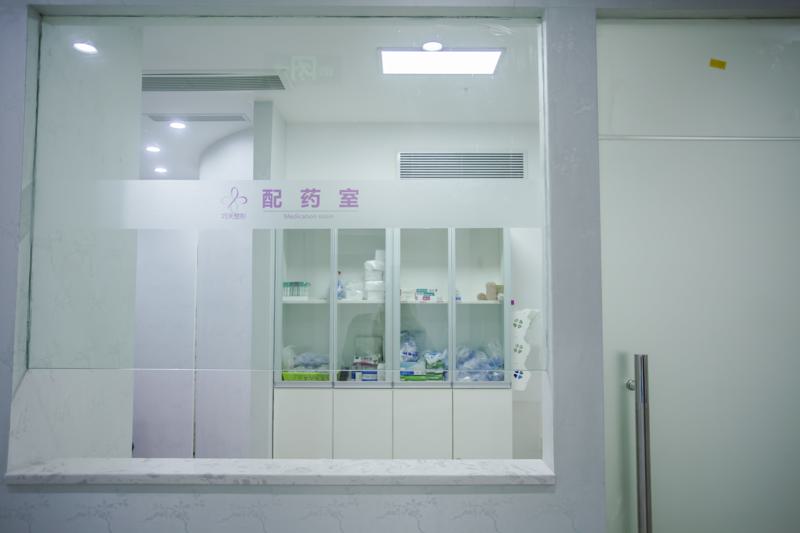 重庆取鼻假体哪家整形医院好？重庆美仑美奂上榜！(图2)