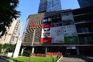 重庆美仑美奂整形美容医院正规吗？从医院概况和医生团队两方面告诉你！