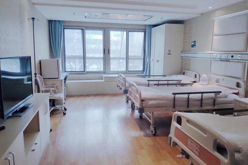 大脚骨外翻微创手术多少钱？价格表明细、口碑医生揭秘！(图1)